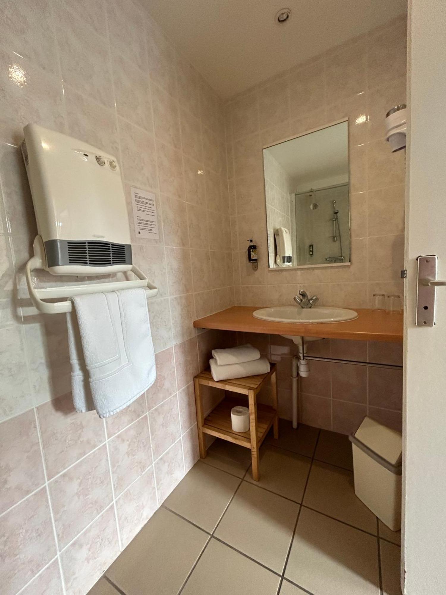 Ploufragan Hotel Les Voisins Beaucemaine חדר תמונה